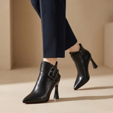 Magas sarkú Ankle Bootok Oversized Csattal