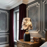 Stolná lampa z keramiky a textilu s dekoratívnym umeleckým potlačou