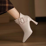 Magas sarkú Ankle Bootok Oversized Csattal