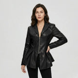 Štruktúrovaný kabát s priliehavým strihom a peplum detailom