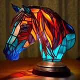 Lampa v tvare krásneho majestátneho koňa