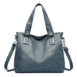 Hladká crossbody kabelka s priestranným tvarom